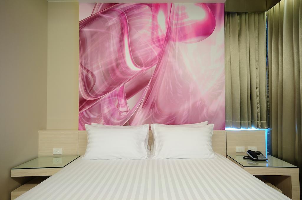 One One Bangkok Hotell Exteriör bild