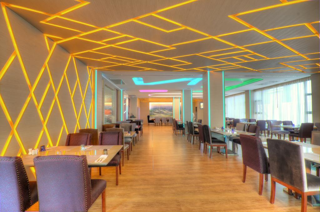 One One Bangkok Hotell Exteriör bild