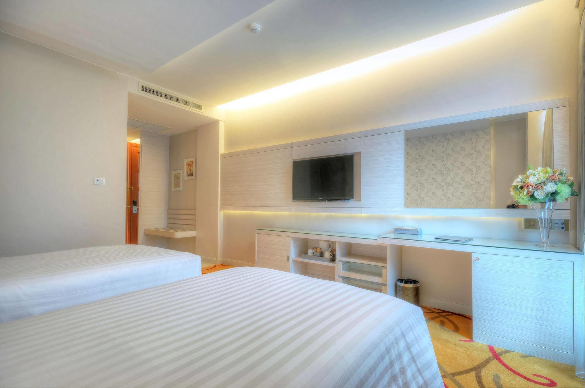 One One Bangkok Hotell Exteriör bild