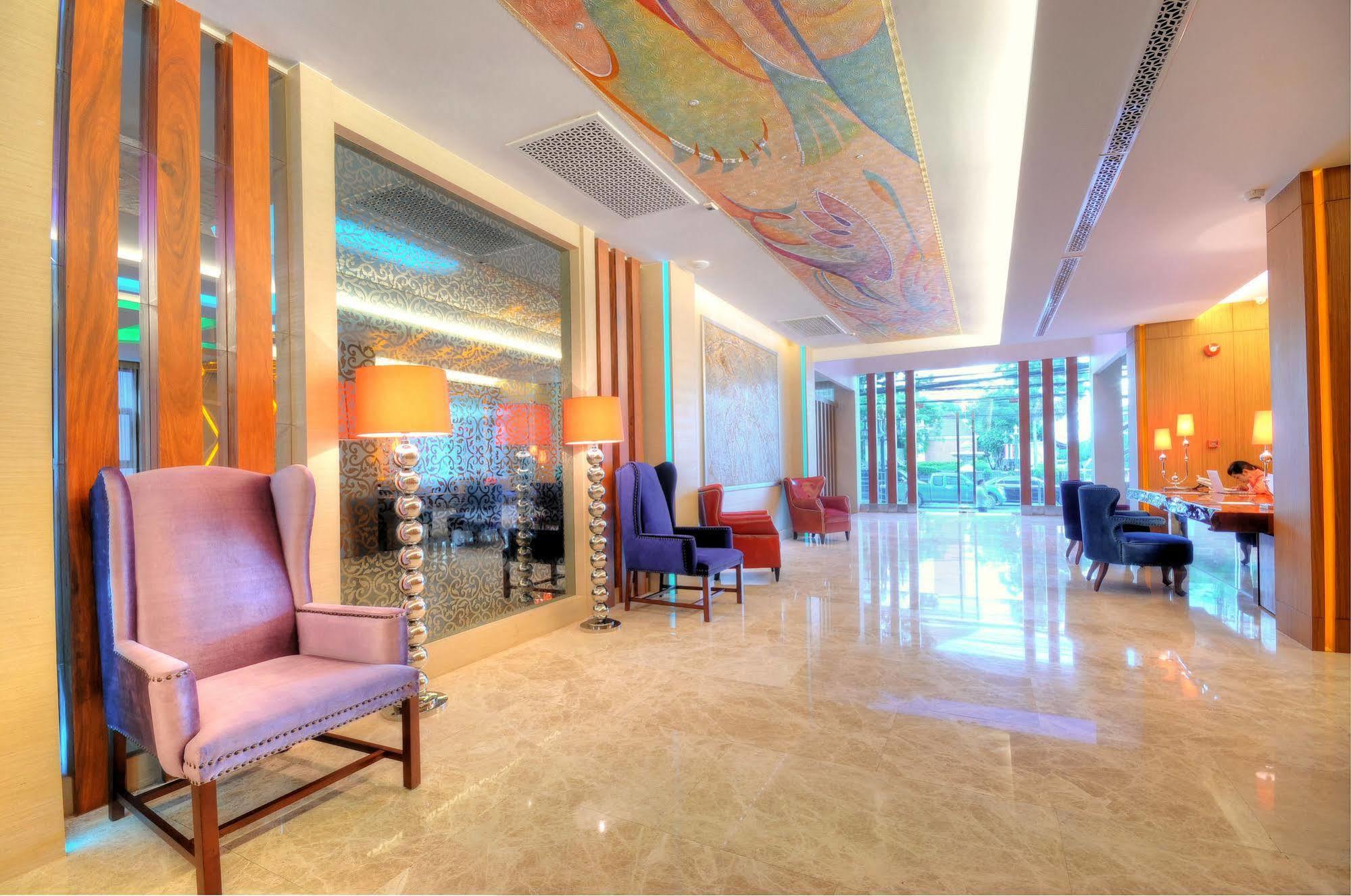 One One Bangkok Hotell Exteriör bild
